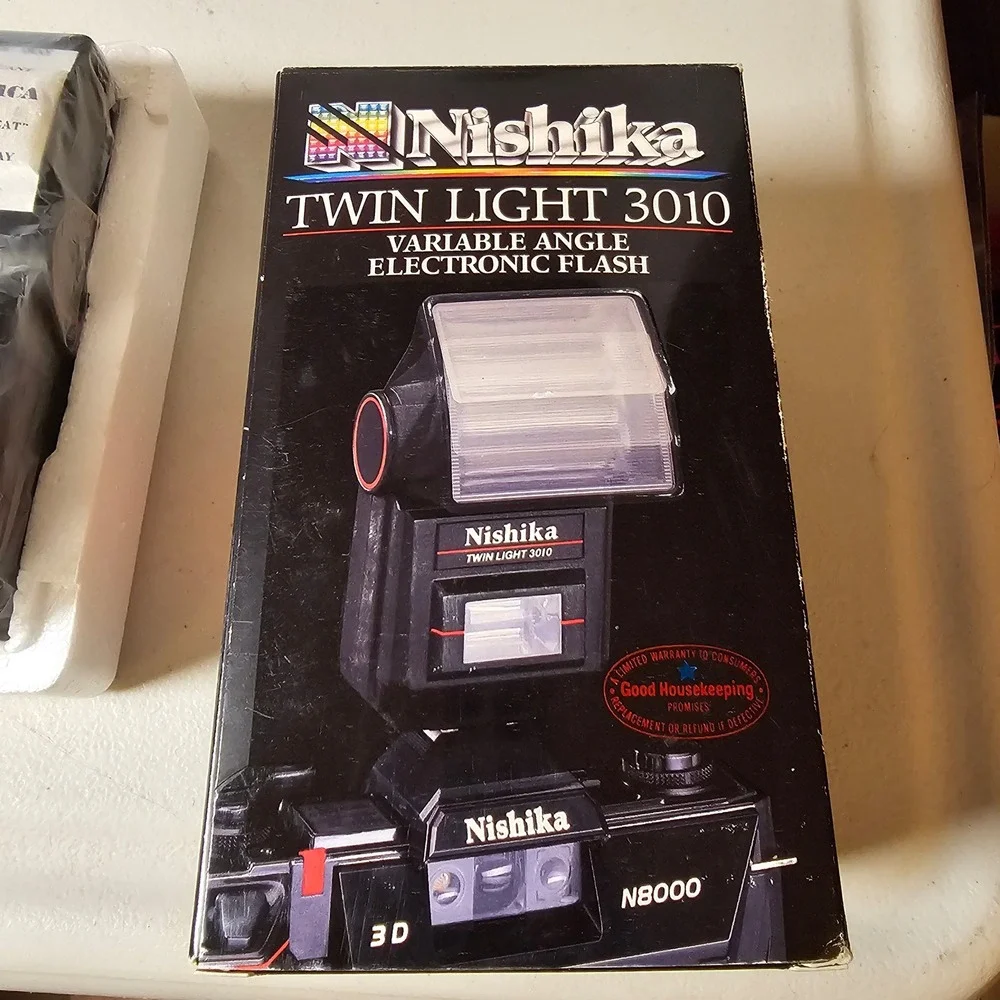 NEW Nishika N8000 Accessory Set Twin Light 3010 Flash Case Lens Cleaning Kit